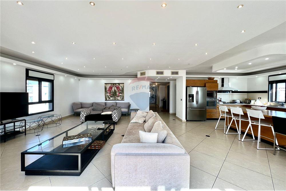 Apartment for Sale in Netanya - Image 4