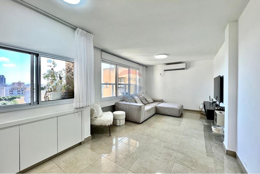 Apartment for Sale in Netanya - Image 4
