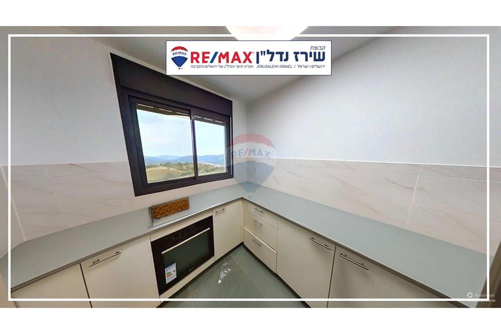 Apartment for Sale in מבשרת ציון - Image 6