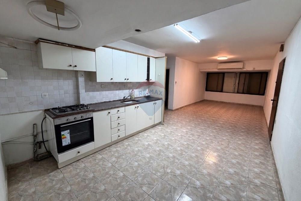 Apartment for Sale in Tel Aviv - Image 2