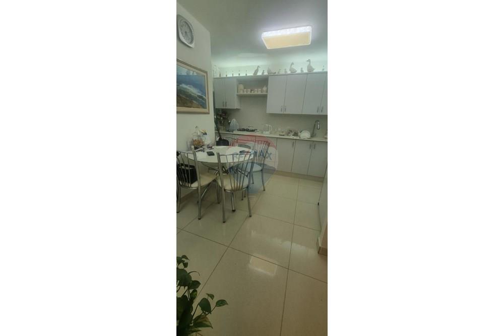 Apartment for Sale in Lod - Image 2