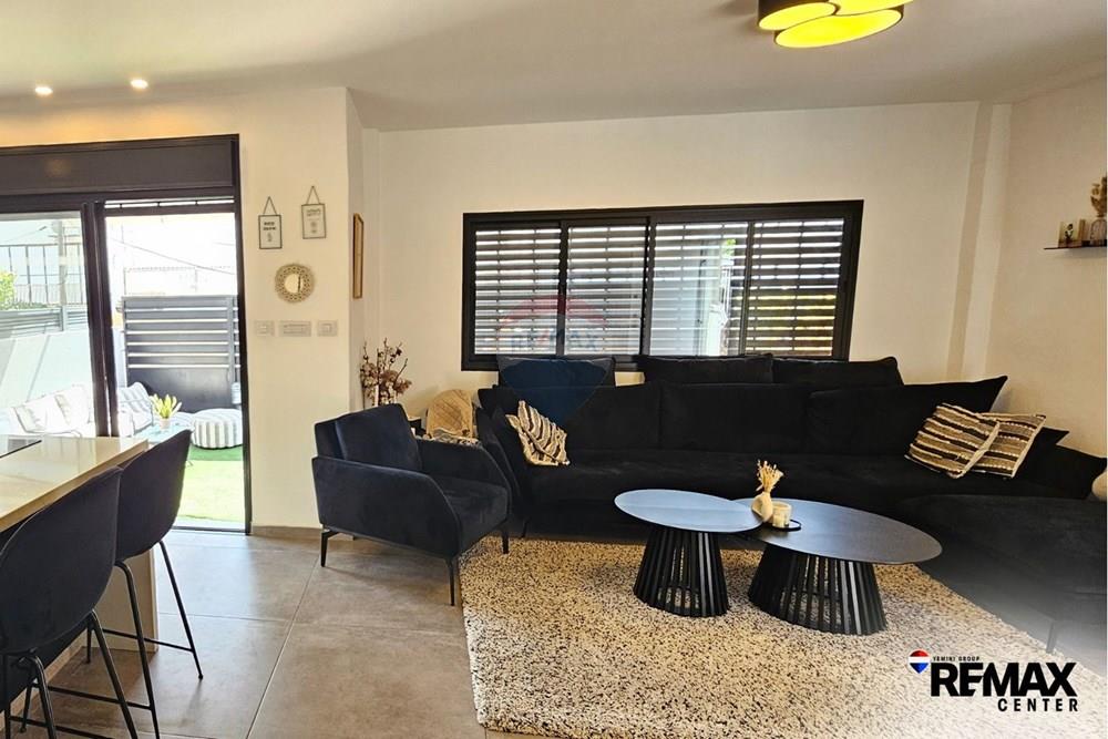 Apartment for Sale in Holon - Image 5