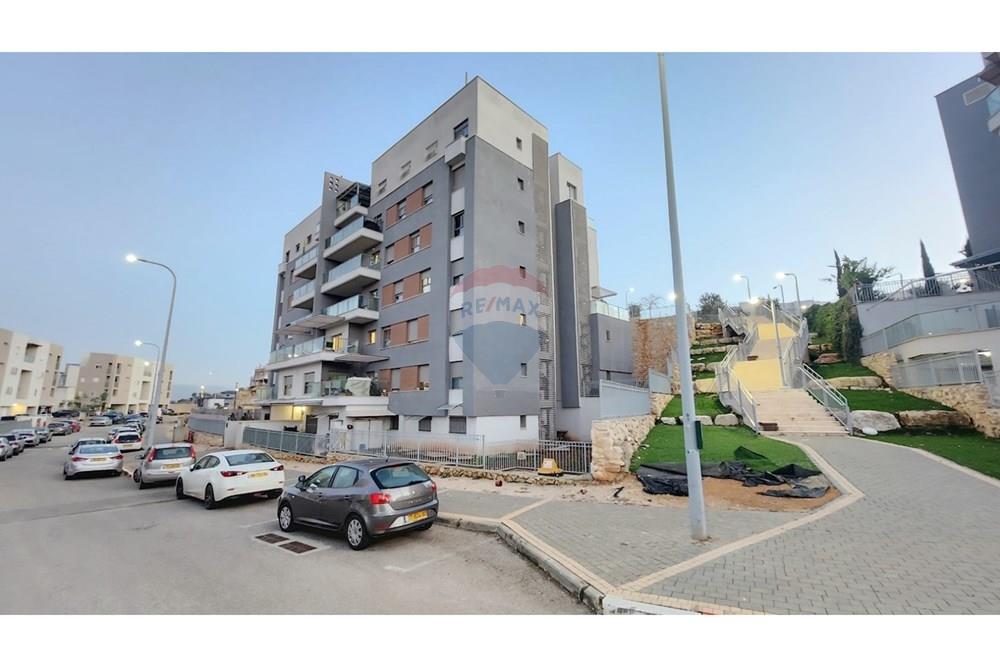 Apartment for Sale in מעלות - Image 4