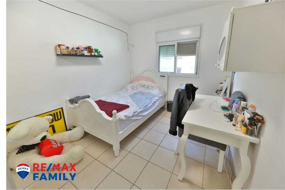 Apartment for Sale in Kiryat Yam - Image 6