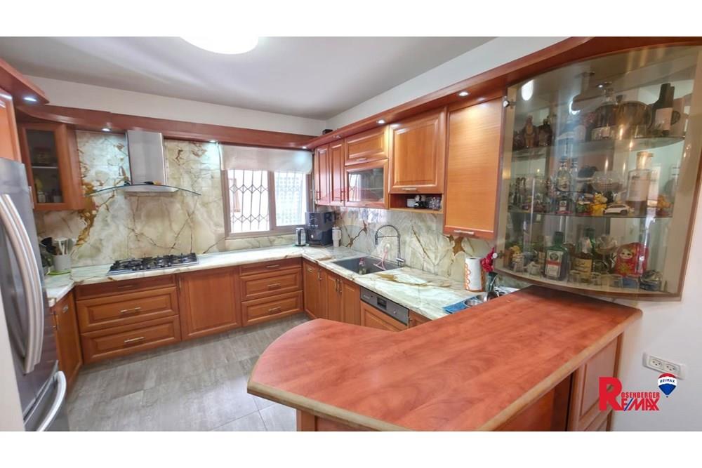 Apartment for Sale in Holon - Image 4