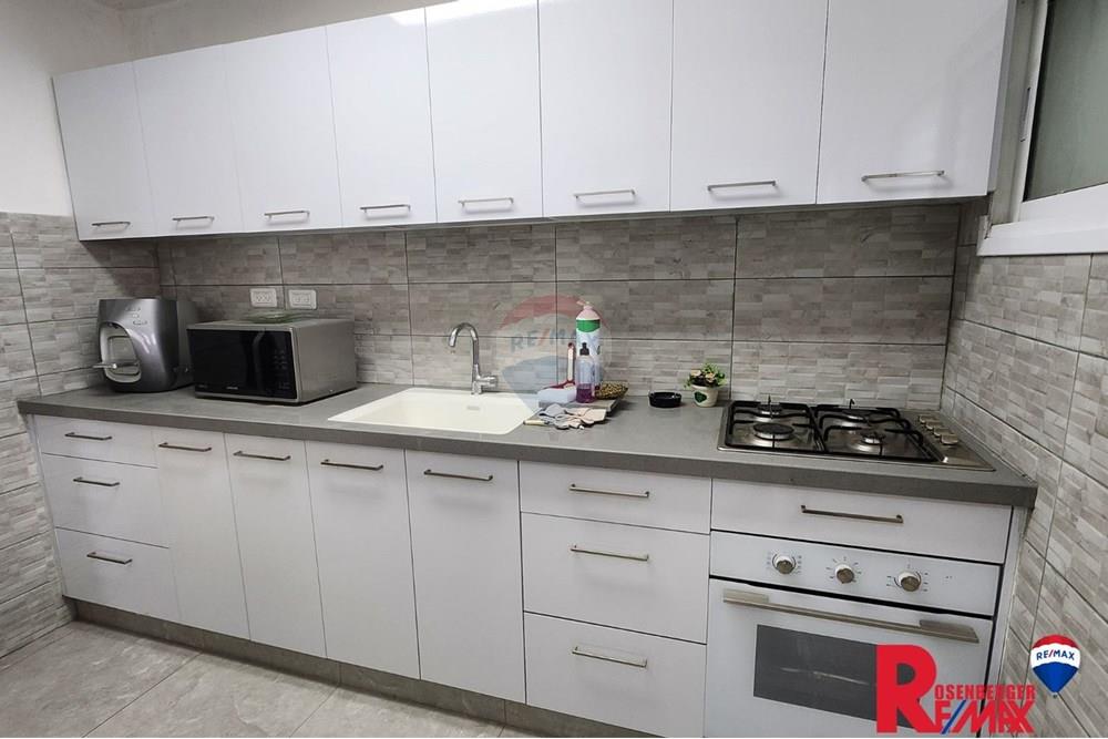 Apartment for Sale in Holon - Image 1