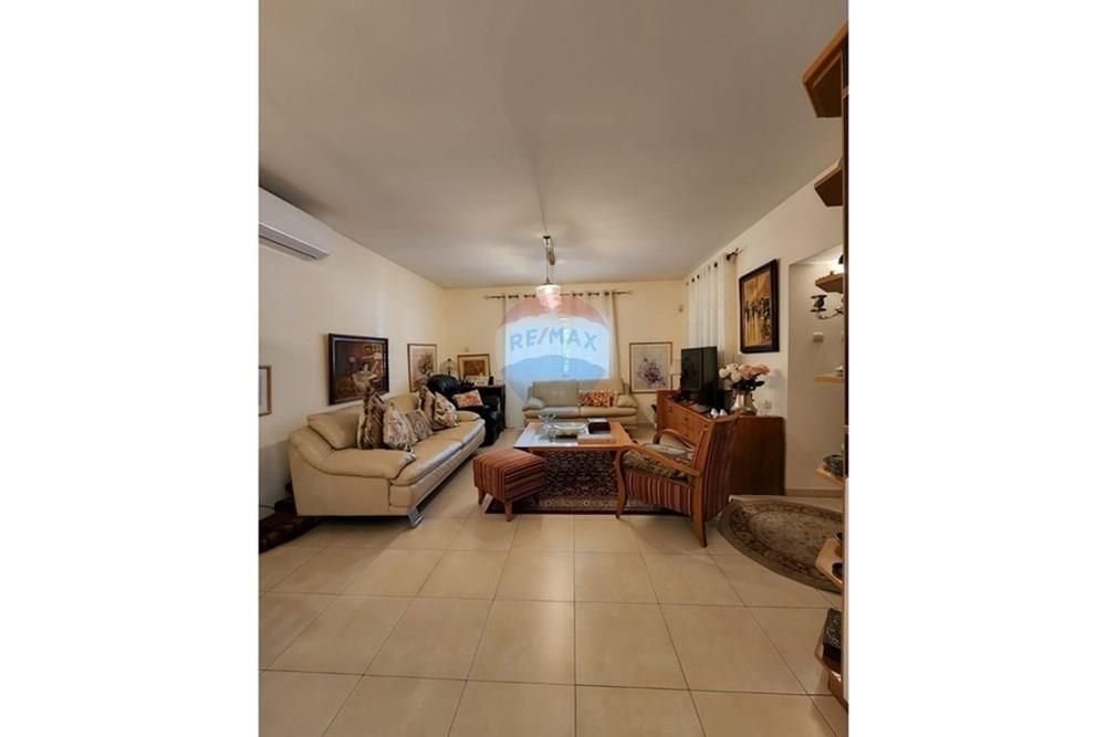 Apartment for Sale in Lod - Image 1