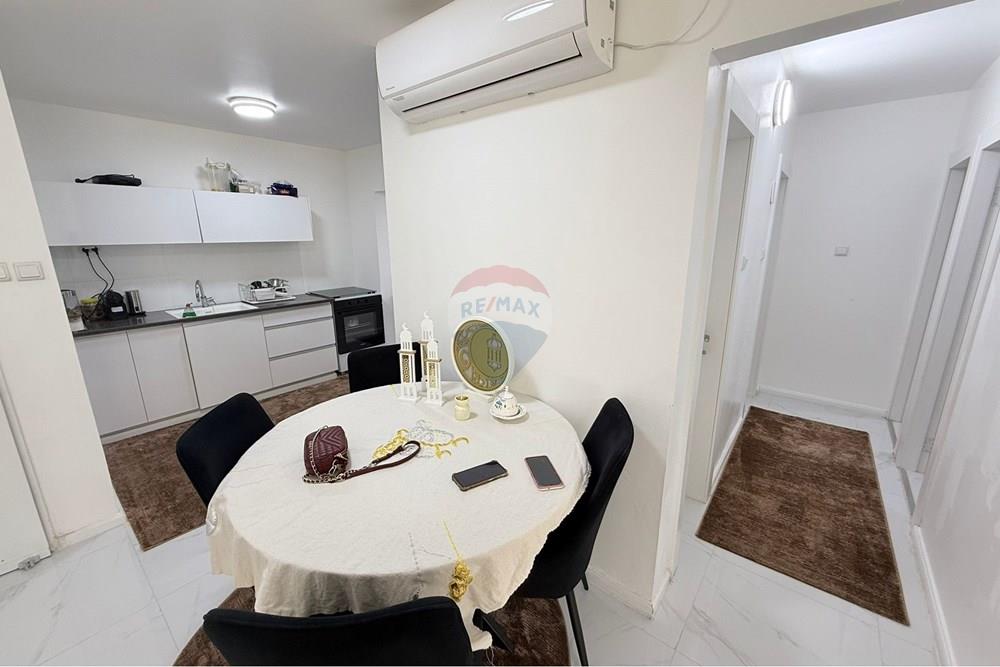 Apartment for Sale in Lod - Image 4