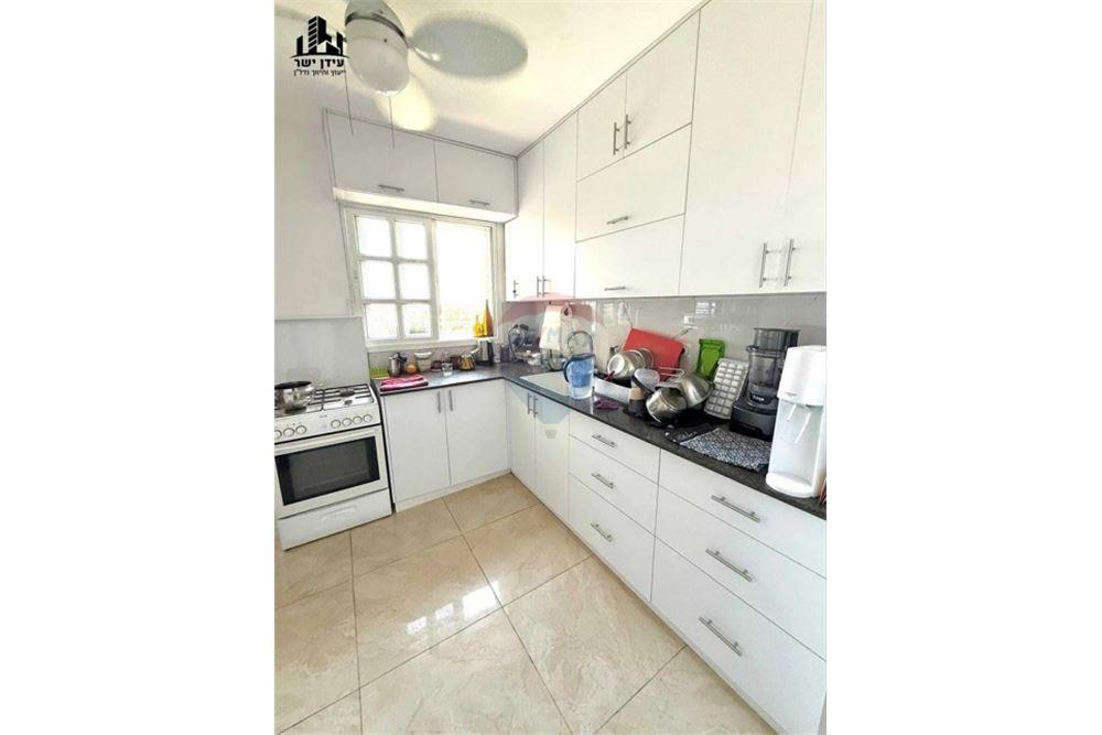 Apartment for Sale in Tel Aviv - Image 3