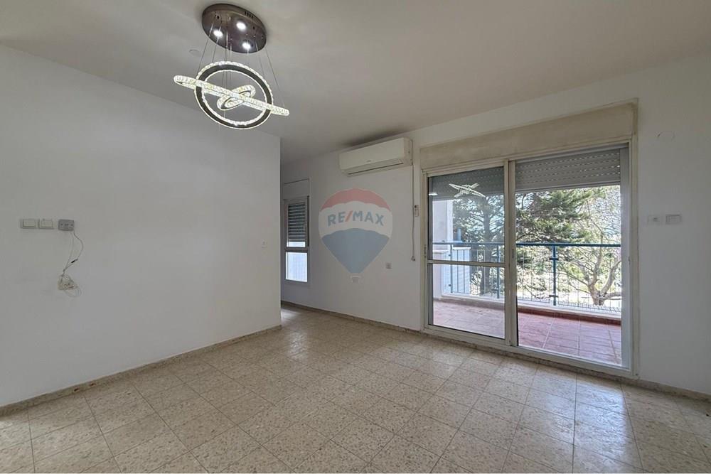 Apartment for Sale in נוף הגליל - Image 2