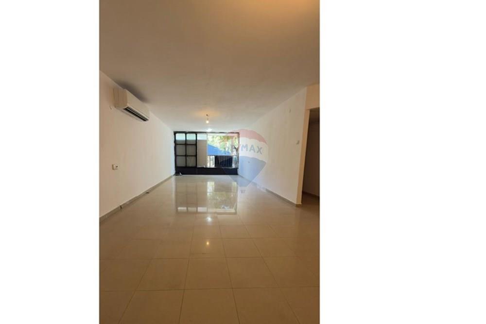 Apartment for Sale in Holon - Image 1