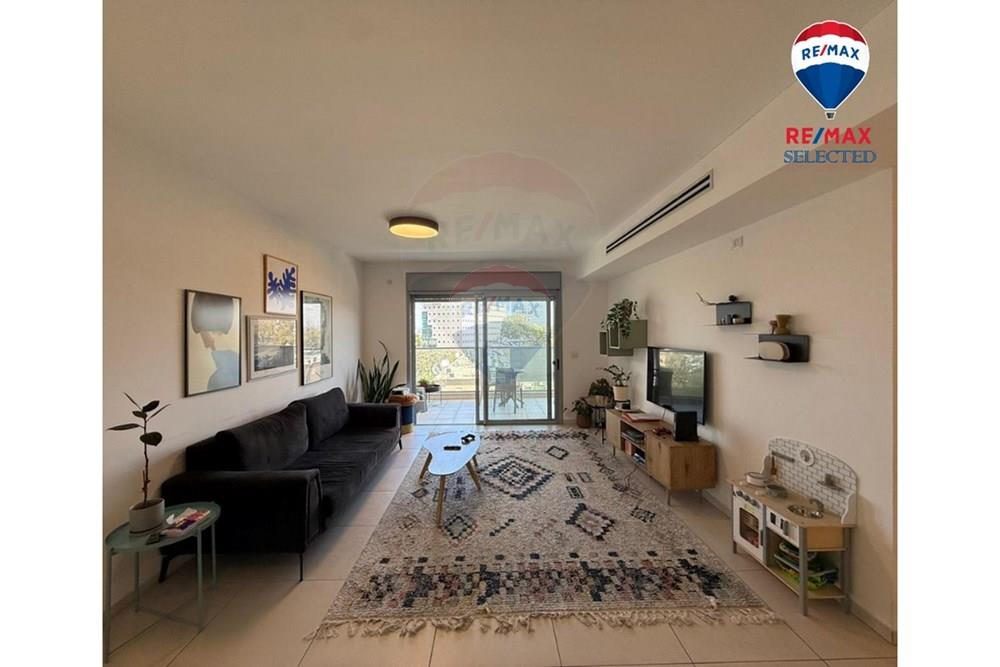 Apartment for Sale in Haifa - Image 4
