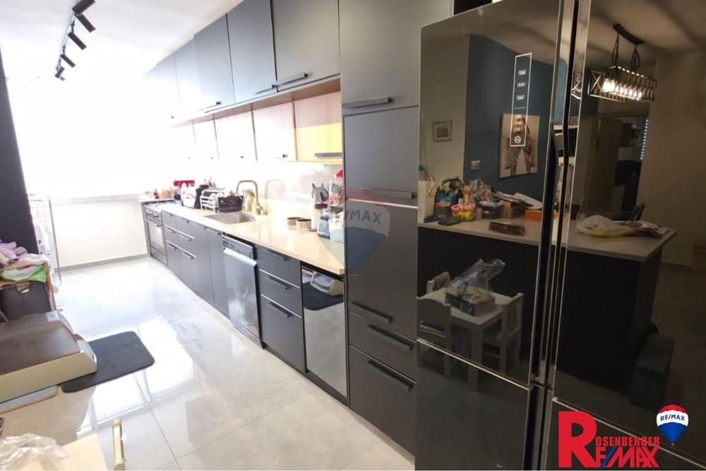Apartment for Sale in Rishon LeZion - Image 4