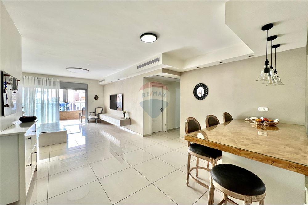 Apartment for Sale in Netanya - Image 3