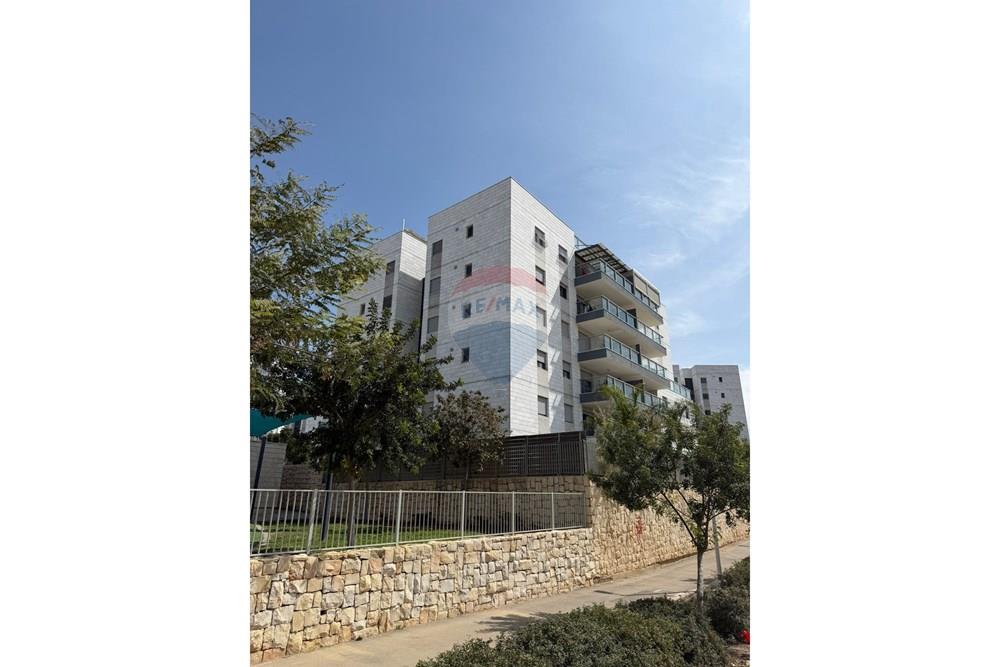 Apartment for Sale in Beer Sheva - Image 1