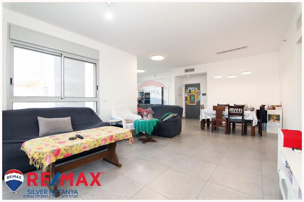 Apartment for Sale in Netanya - Image 1