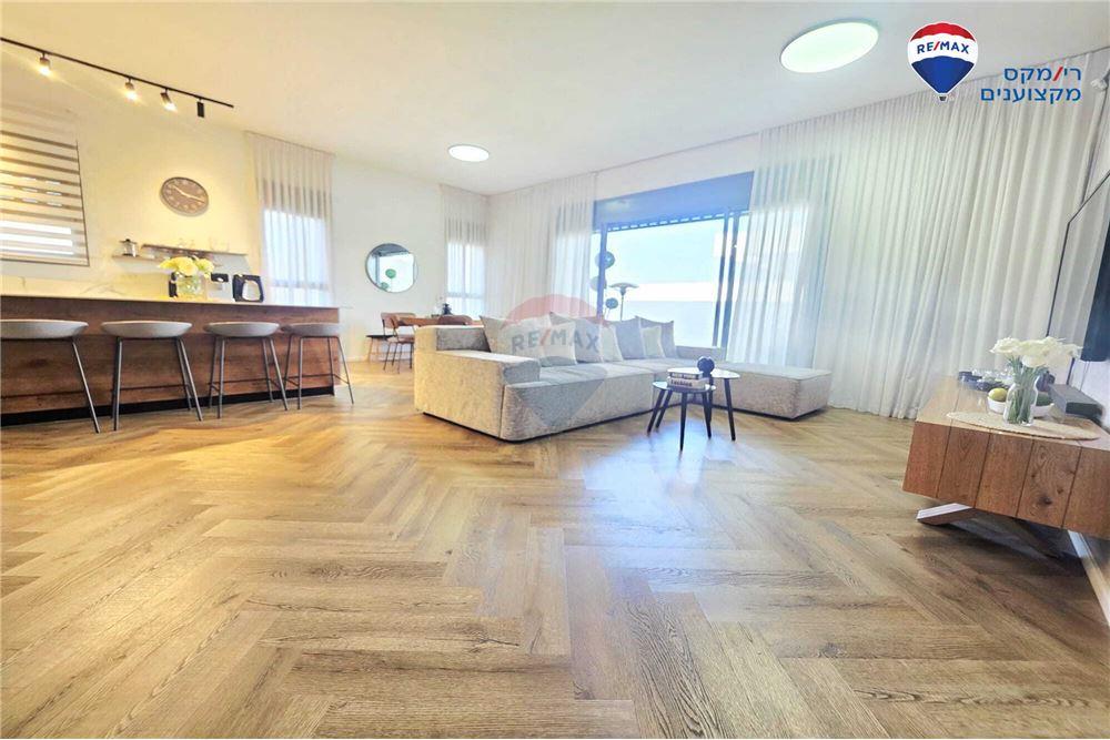 Apartment for Sale in Hadera - Image 3