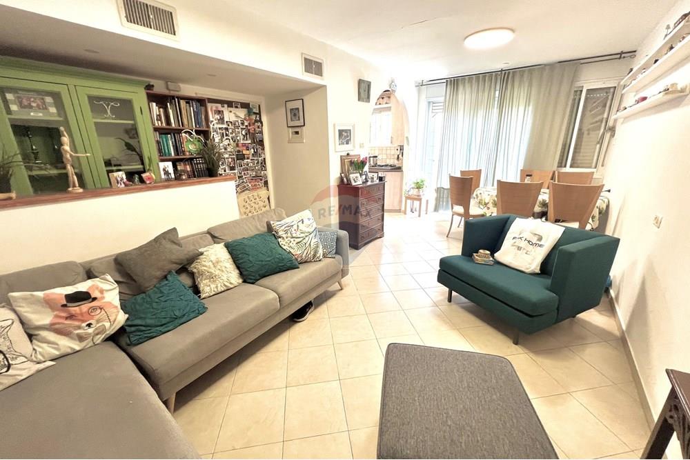 Apartment for Sale in Jerusalem - Image 1