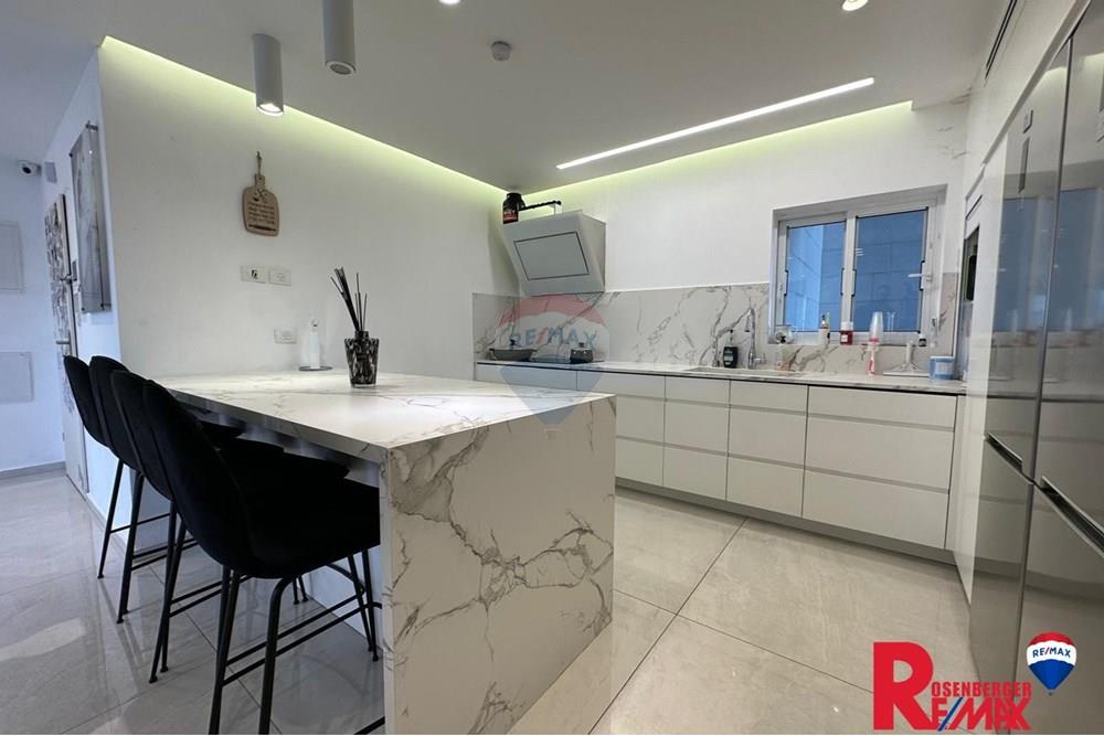 Apartment for Sale in Holon - Image 6