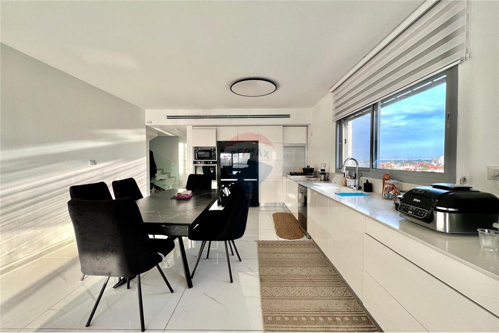 Apartment for Sale in Netanya - Image 1