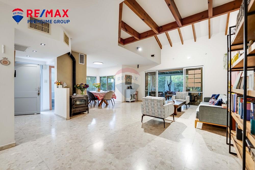 Apartment for Sale in שוהם - Image 5