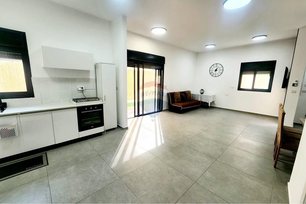House for Sale in Sderot - Image 2
