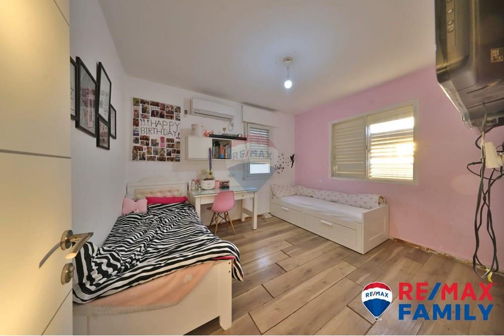 Apartment for Sale in Kiryat Yam - Image 7