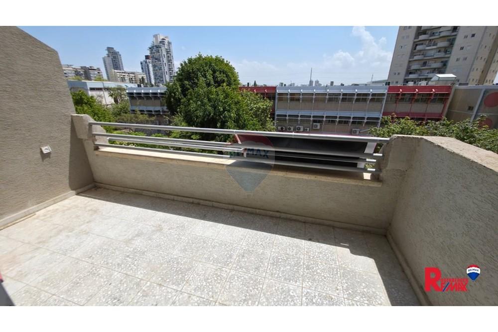 Apartment for Sale in Rishon LeZion - Image 6