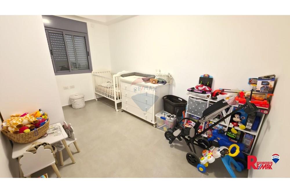 Apartment for Sale in Holon - Image 6