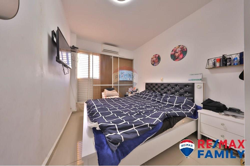 Apartment for Sale in Kiryat Yam - Image 5