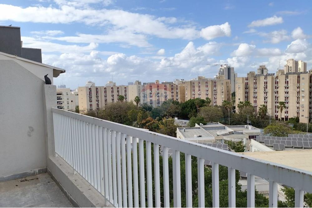 Apartment for Sale in Rishon LeZion - Image 3