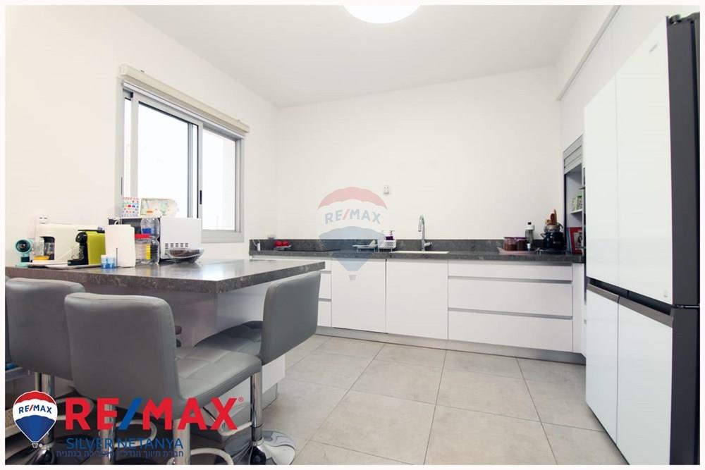 Apartment for Sale in Netanya - Image 4