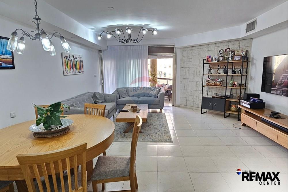 Apartment for Sale in Holon - Image 4
