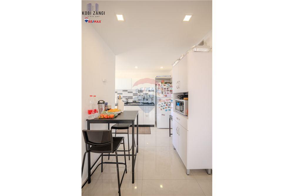 Apartment for Sale in Tel Aviv - Image 6