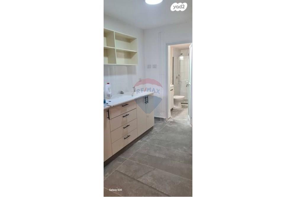Apartment for Sale in Haifa - Image 2