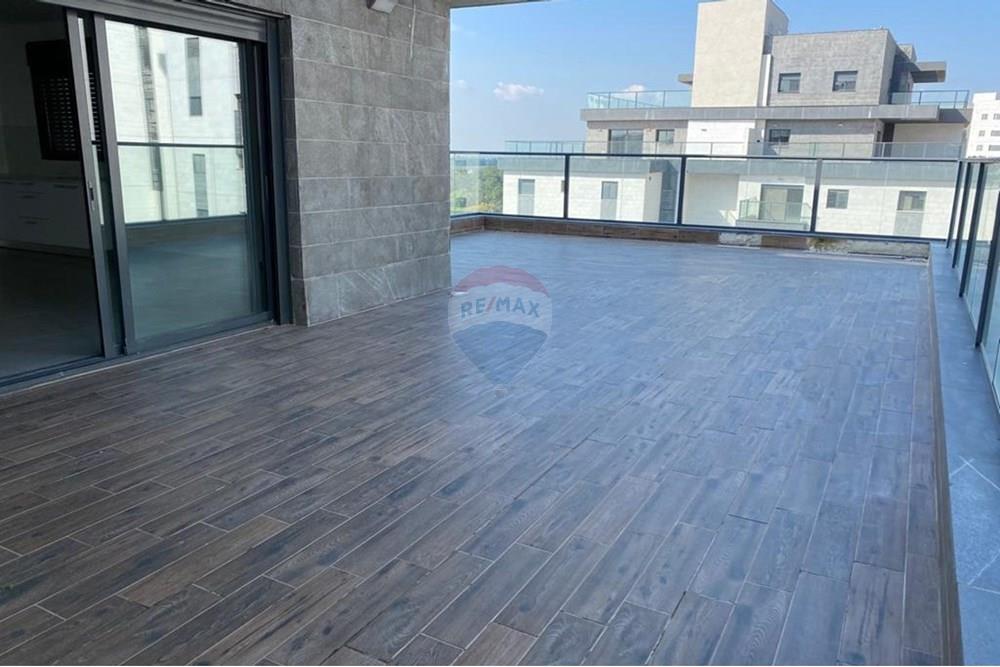 Apartment for Sale in חריש - Image 2