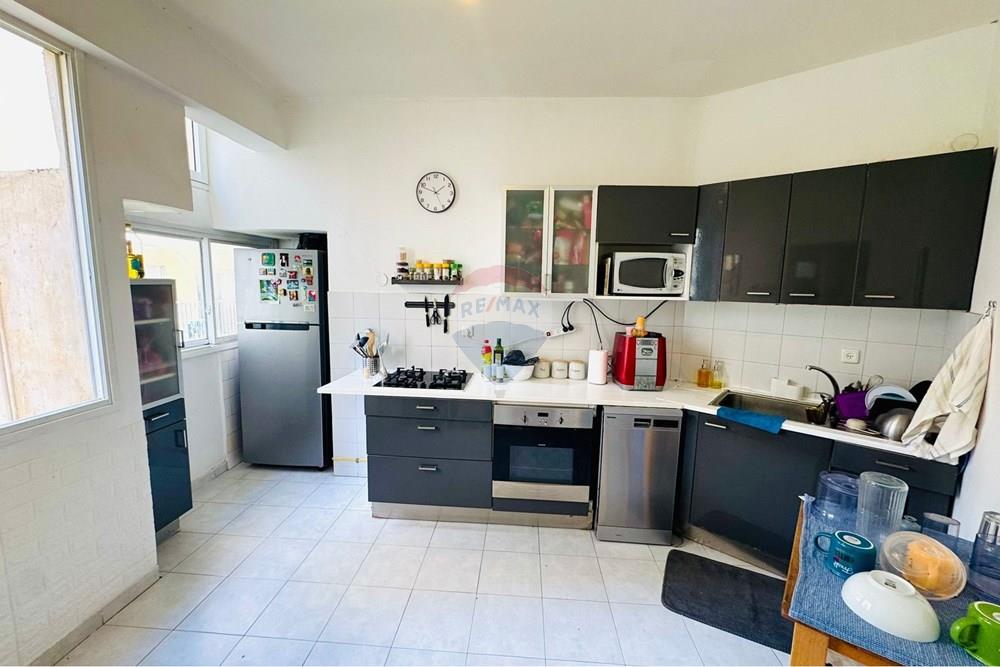 Apartment for Sale in Tel Aviv - Image 4