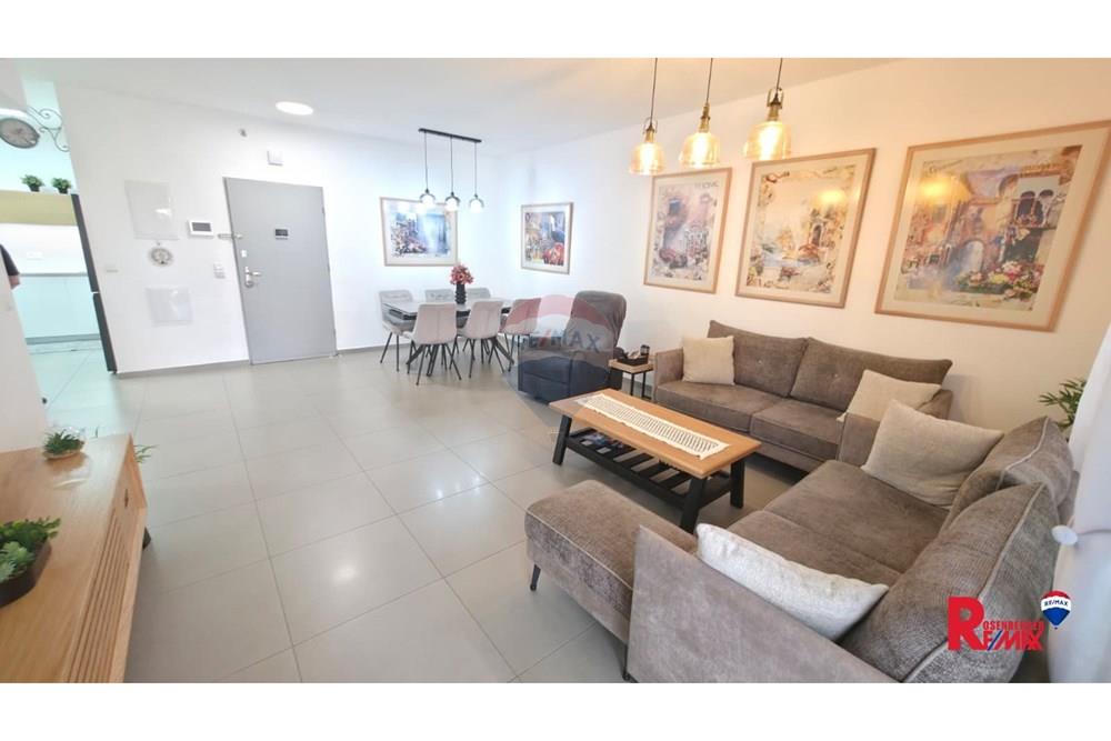 Apartment for Sale in Holon - Image 3