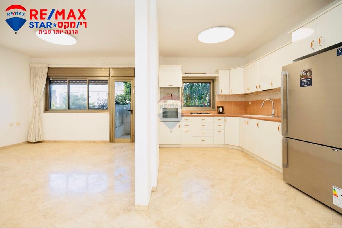 Apartment for Sale in Herzliya - Image 3