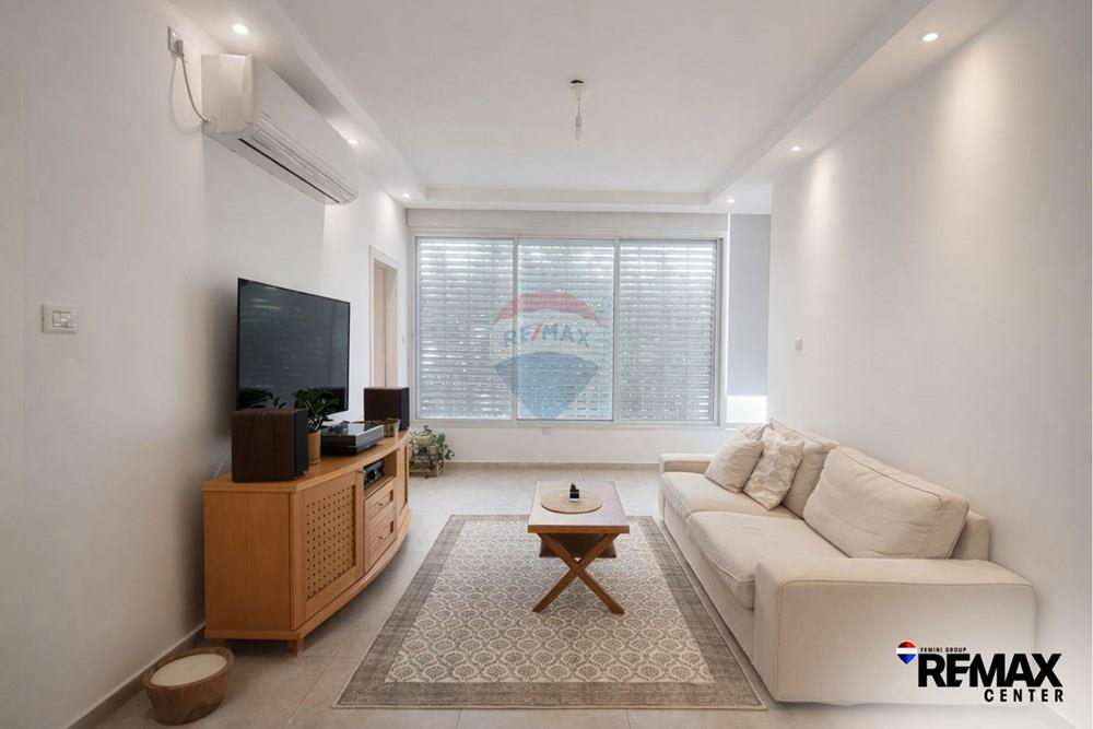 Apartment for Sale in Rishon LeZion - Image 1