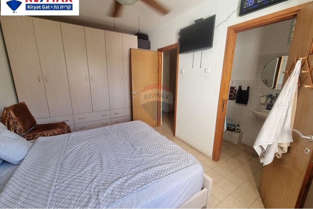 Apartment for Sale in קרית גת - Image 5