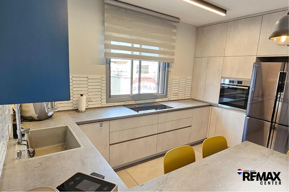 Apartment for Sale in Holon - Image 4