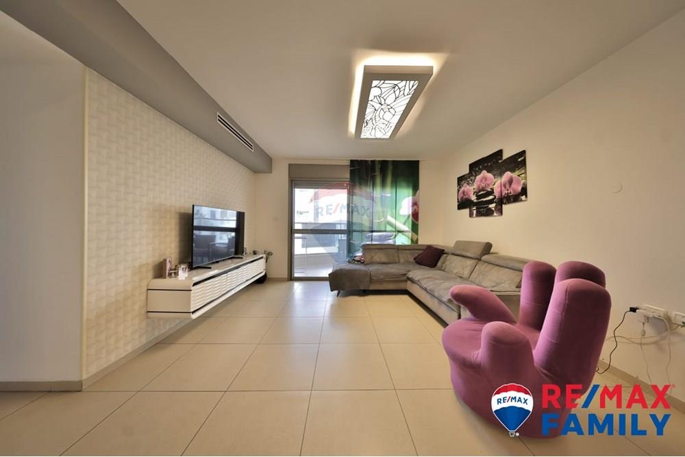 Apartment for Sale in Kiryat Yam - Image 6
