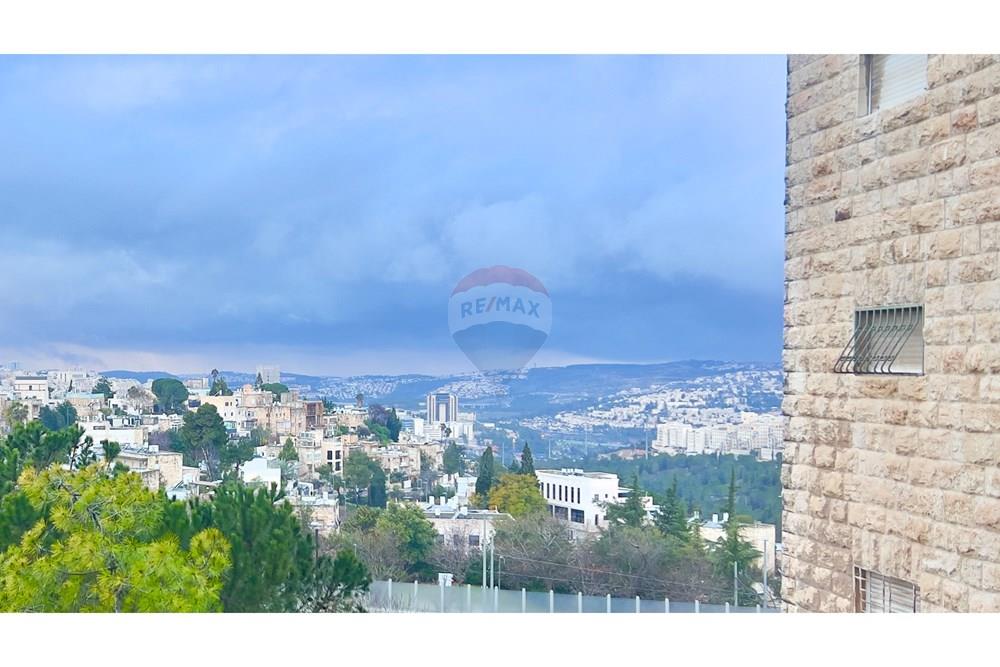 Apartment for Sale in Jerusalem - Image 2
