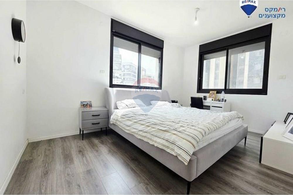 Apartment for Sale in Hadera - Image 3