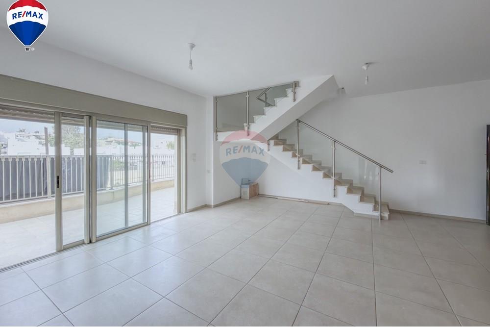 Apartment for Sale in Zichron Ya'akov - Image 2