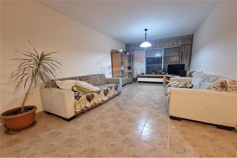 Apartment for Sale in נוף הגליל - Image 1