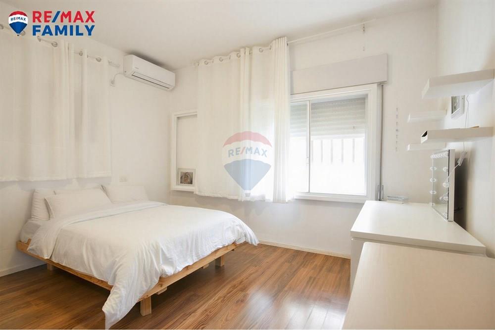 Apartment for Sale in קרית מוצקין - Image 7