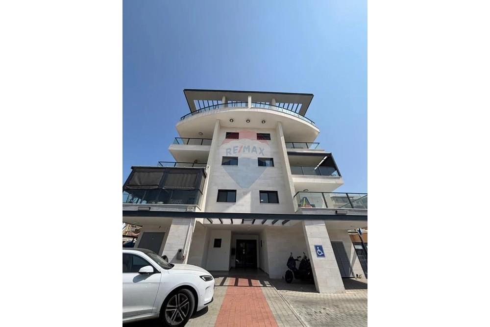 Apartment for Sale in קרית אתא - Image 1