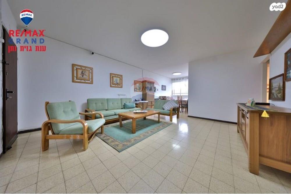 Apartment for Sale in Haifa - Image 2